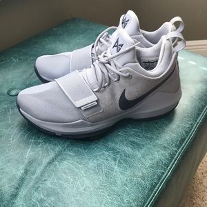 Size men's 13 Paul George Nike